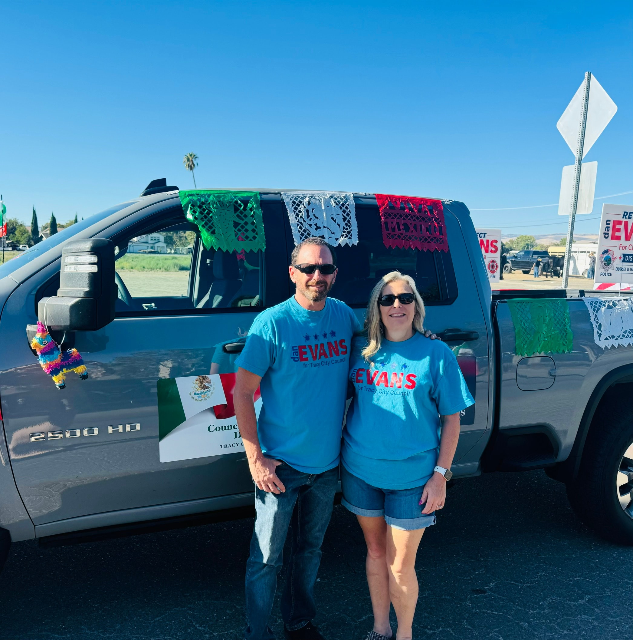 Dan Evans and his wife at a community parade